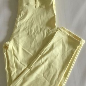 Faded Glory. Light yellow jeggings. Small (4-6)